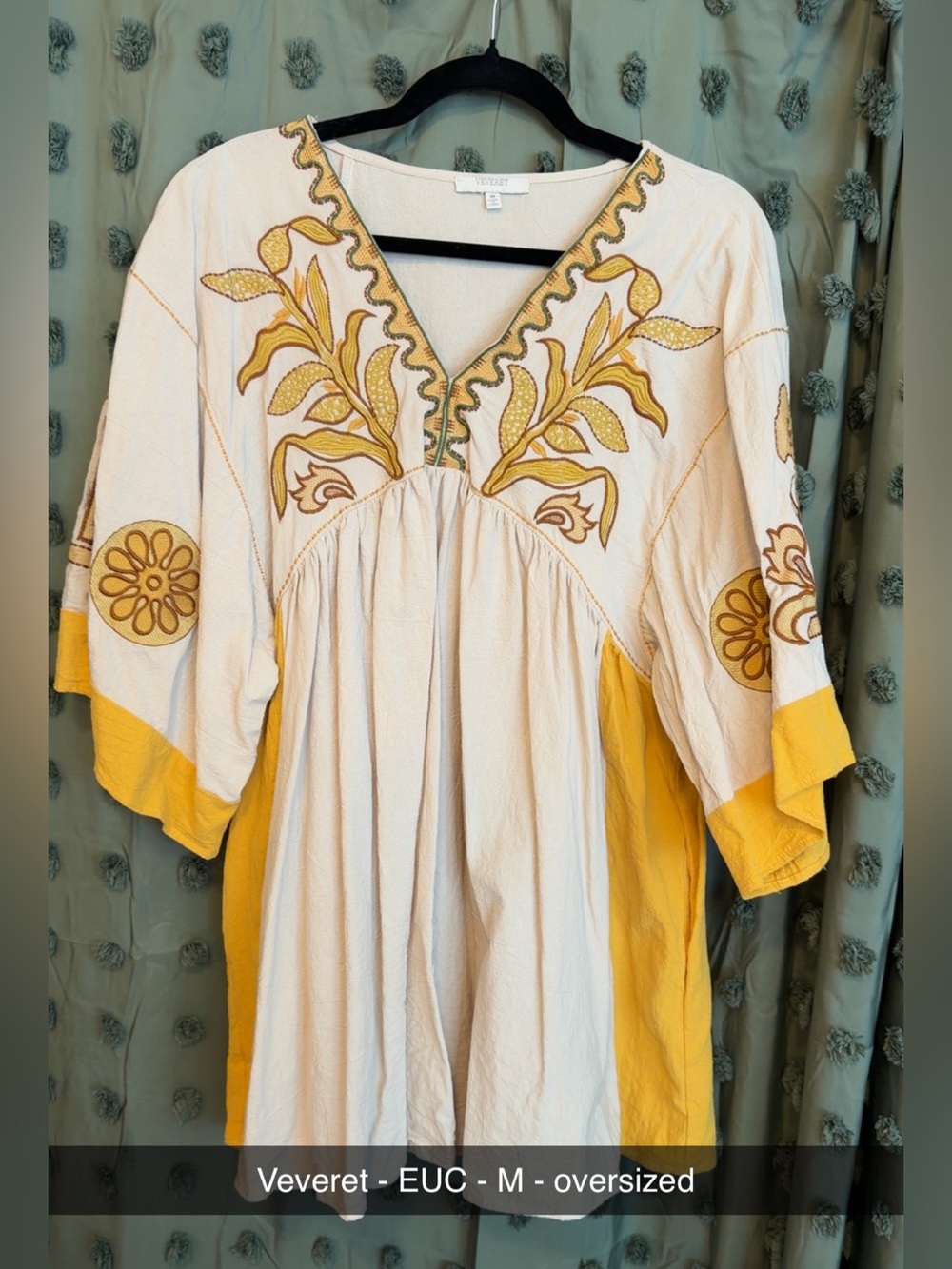Veveret Oversized Floral Tunic